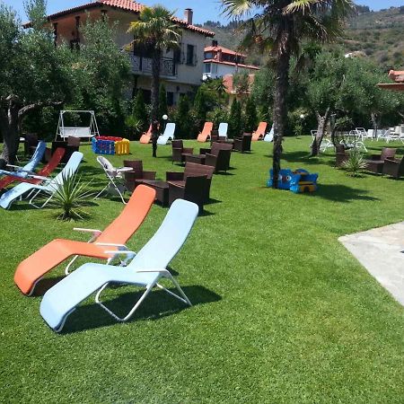 Delfino Hotel Mola Kalyva Dış mekan fotoğraf