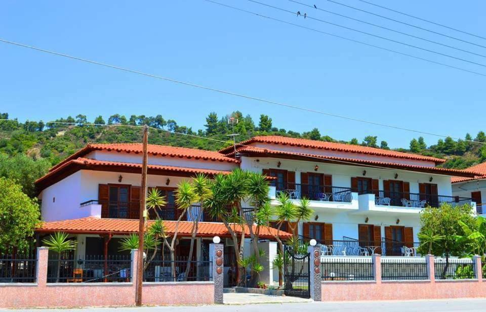 Delfino Hotel Mola Kalyva Dış mekan fotoğraf