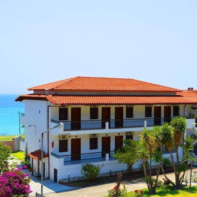 Delfino Hotel Mola Kalyva Dış mekan fotoğraf
