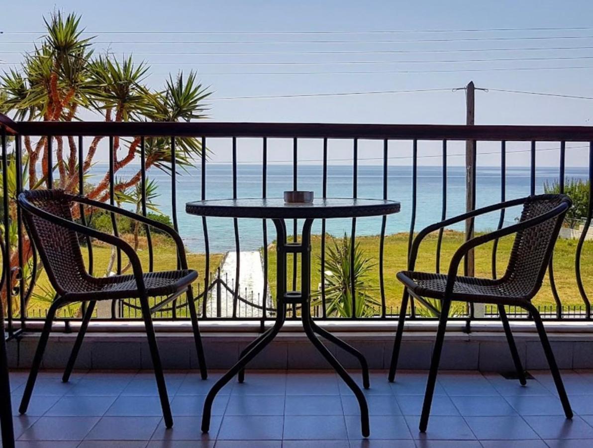Delfino Hotel Mola Kalyva Dış mekan fotoğraf