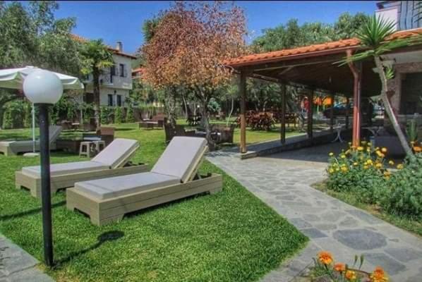 Delfino Hotel Mola Kalyva Dış mekan fotoğraf